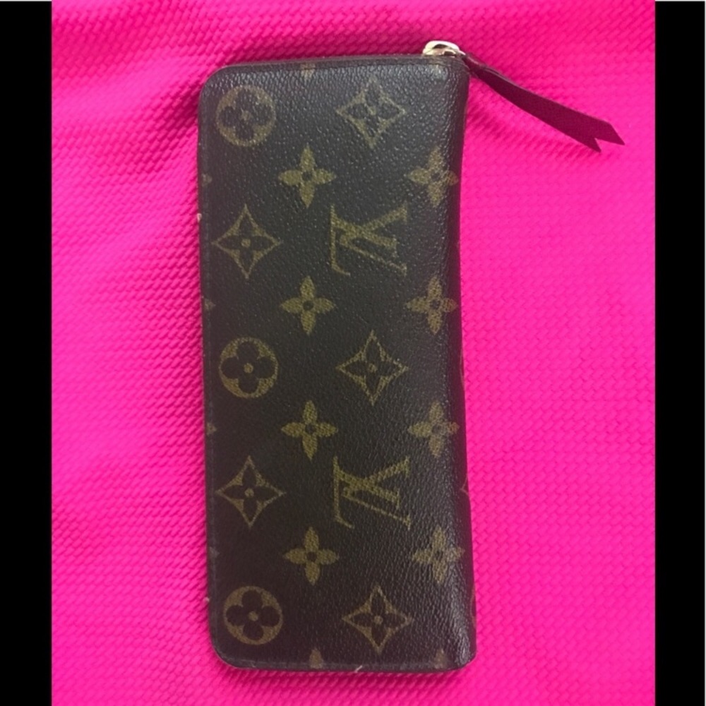 Pre Owned Authentic Louis Vuitton Clemency Wallet